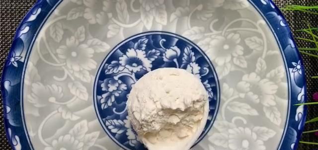  油条|泡泡小油条，外酥里软，为啥你炸的不脆？只因你漏了这一步