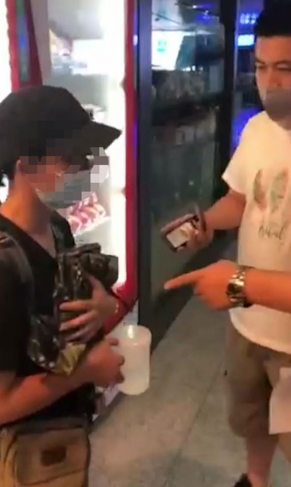 小偷|手机充电人离开 小偷趁机顺手牵羊