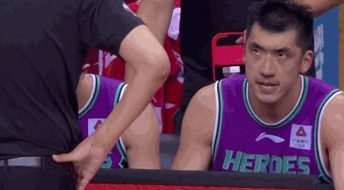  进攻|防守漏人,进攻还失误,CBA全华班遭教练怒斥:看你们打球就是种痛苦