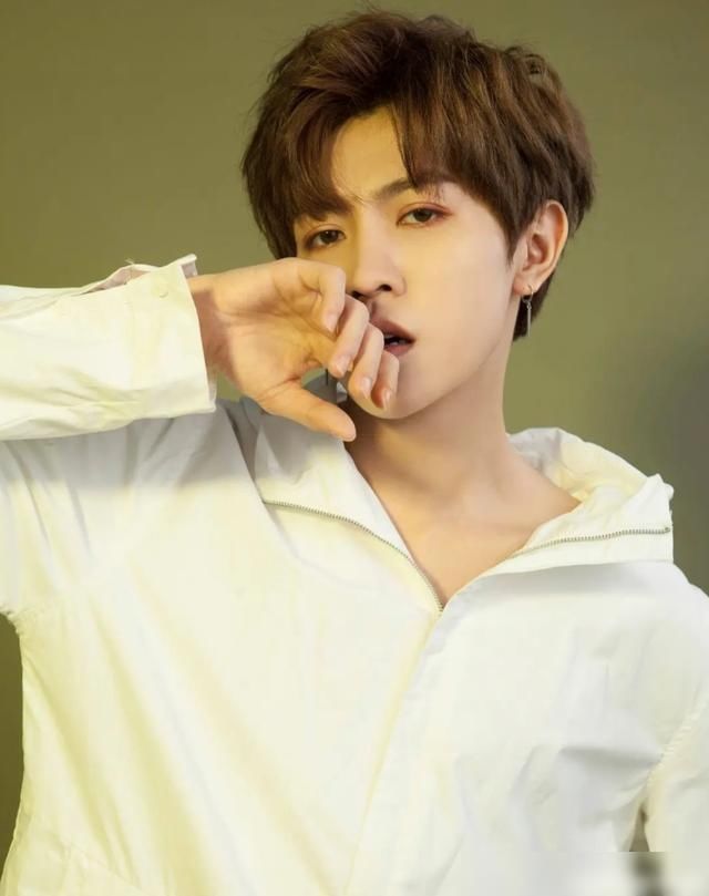  心态|在青你被淘汰，《少年之名》以第七出道，林陌却发文表示心态崩了