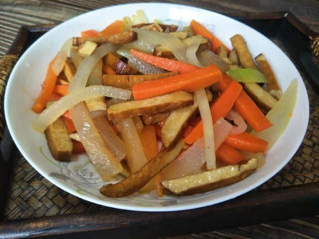 真香|冬瓜这样做太好吃了,加入2样配菜,?冬瓜清淡透明有营养,真香