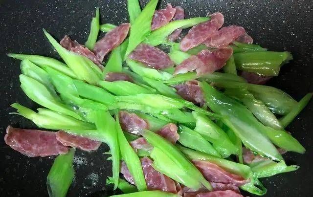  盘中备用|7月底，条件允许的话，这食材要多吃，是菜也是药，错过等明年