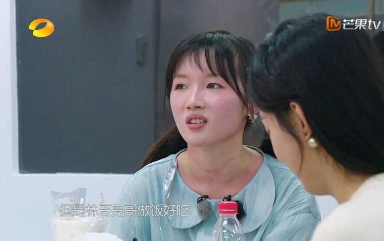  原因|湖南卫视为何不惧争议，也要力捧李浩菲，背后原因与吴昕有关