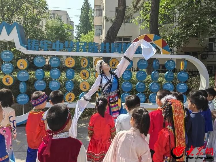 法治同行共筑梦·携手共赴新征程——市南区八大湖街道开展“民族宗教政策法规学习月”活动