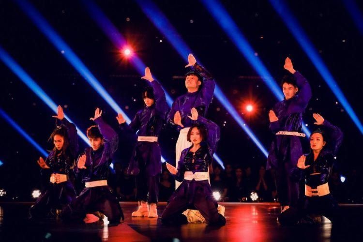  绝尘|《舞蹈风暴2》首期收视一骑绝尘 各种天花板打架绝了