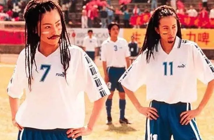  双丰收|日本票房大卖28亿日元，这部2001上映的无厘头喜剧电影票房口碑双丰收