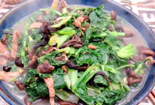 朋友圈|很少有人这么搭配炒菜,菜品发至朋友圈,圈友评论高大上炒青菜