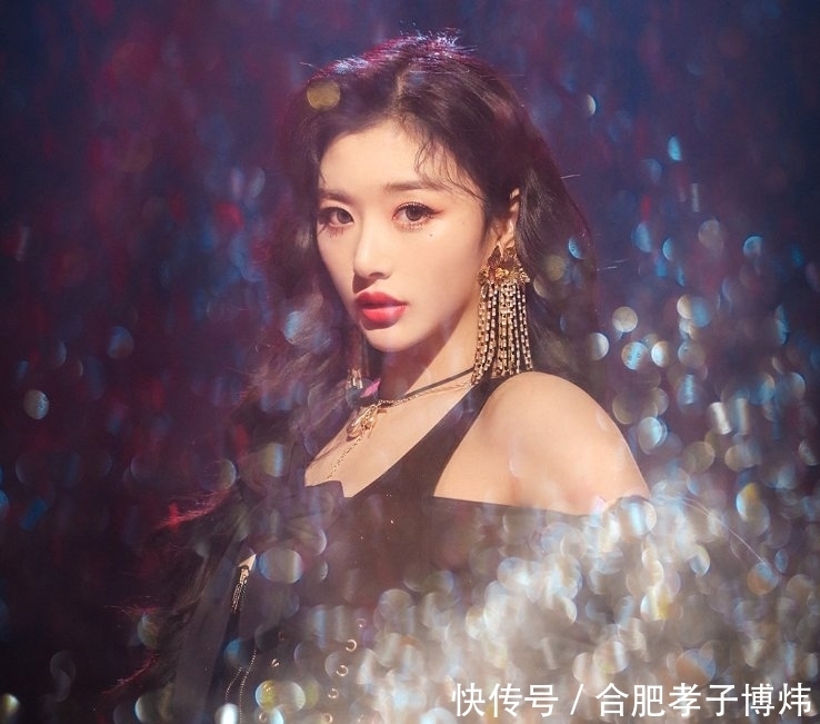 舞台|THE9表演《斯克芬斯》,金粉舞台太惊艳,舞台照更是大饱眼福