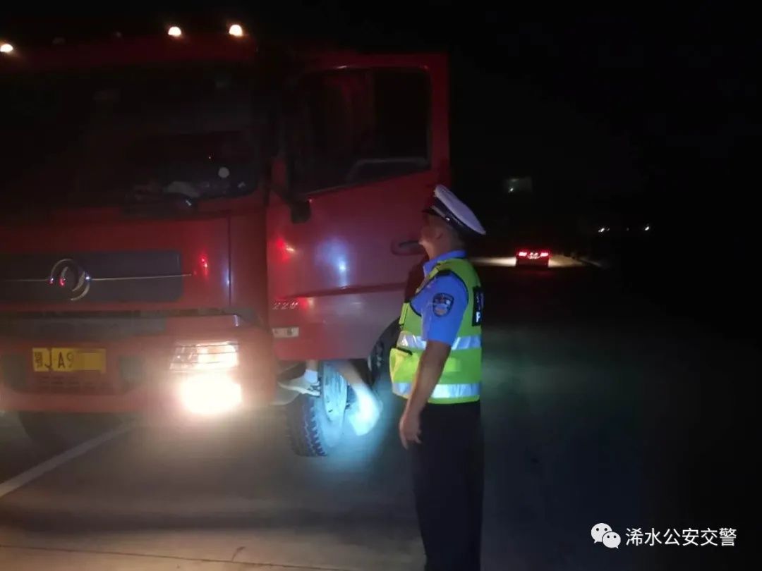 社会治安|重拳出击！浠水交警一举查扣40辆超载货车