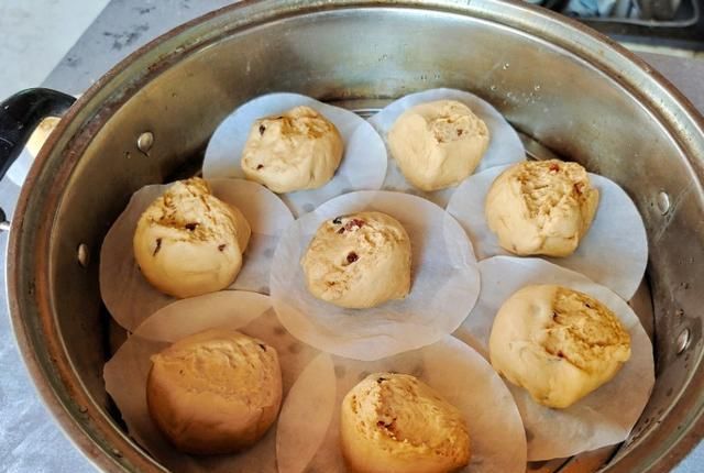 不用|想吃红糖馒头不用买,教你一个懒人做法,用手揪面,蒸一蒸就可以