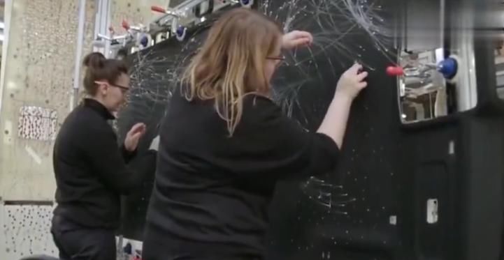  制作|劳斯莱斯星空顶制作流程曝光，网友看完不屑一笑：我也能做