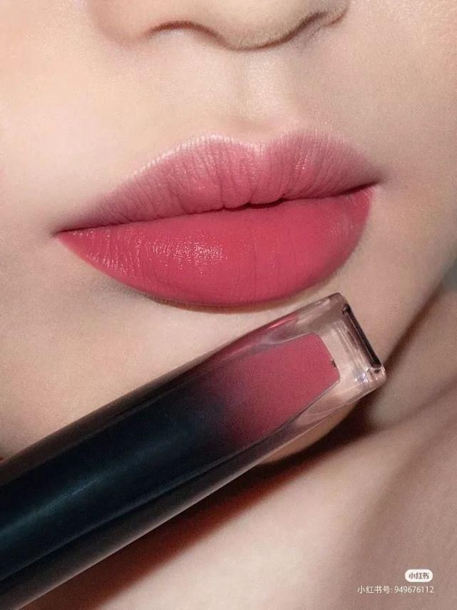 小红书＂,＂fkws＂:＂青年|你的秋冬彩妆新！品！指！南！从平价到贵妇，看这篇就够