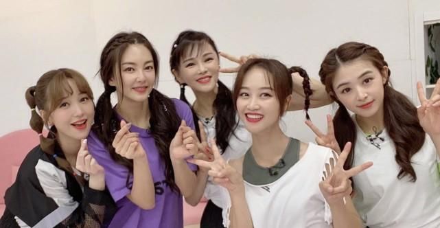  感动|伊能静给蓝盈莹写小作文，网友：没看节目都会被感动