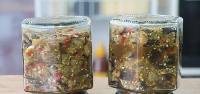  不坏|8块钱买5斤茄子，放罐子里，保存一年都不坏，一小碟能吃2碗饭