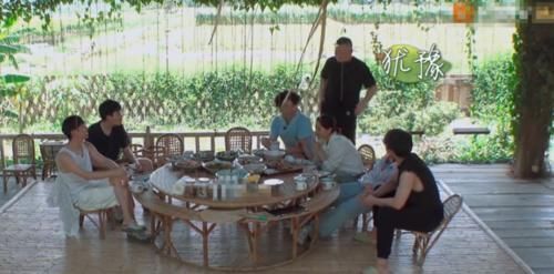  岳云鹏|《向往4》黄磊做毛豆炒面，却被无滤镜照“出卖”网友打扰了