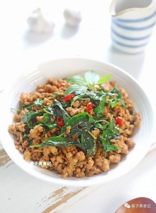  特色菜|这道特色菜九层塔炒肉末，简单易做，口感香辣，开胃下饭适合夏天