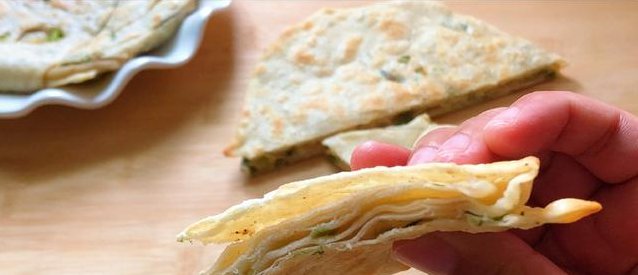 简单|20层葱油饼最简单的做法，学会这招，你家的饼也能变千层，好简单