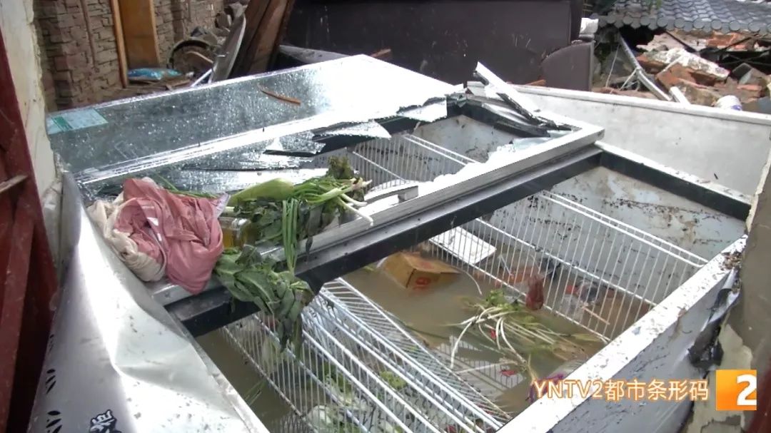 商户|淹水深度近2米!商户损失高达百万!昭宗路积水严重,天灾还是人祸?记者一探究竟
