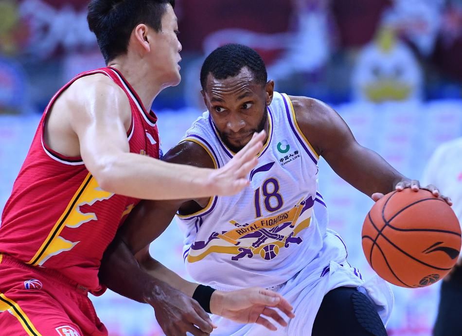 球员|北控惊险晋级后,马布里夸了两位爱将,两次提到总决赛看出野心