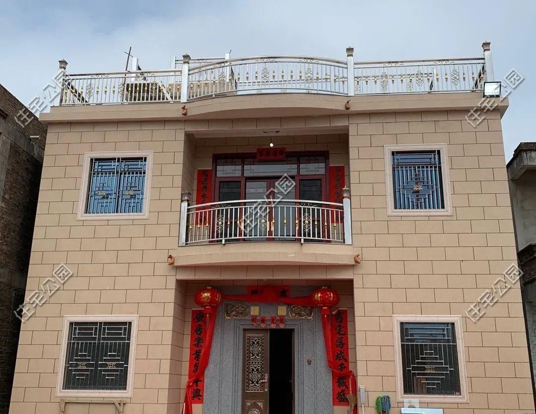 小伙|晒家丨广东这位95后小伙, 花75万为爷爷奶奶建房养老, 孝心太难得