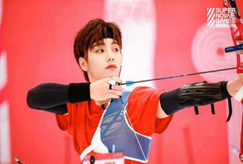  门面|超新星运动会镜头怼脸拍，张艺凡略显业余，刘些宁不愧是门面