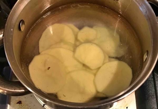  茄子|茄子不要再炒着吃，摇身一变成主食，孩子吃了一碗又一碗