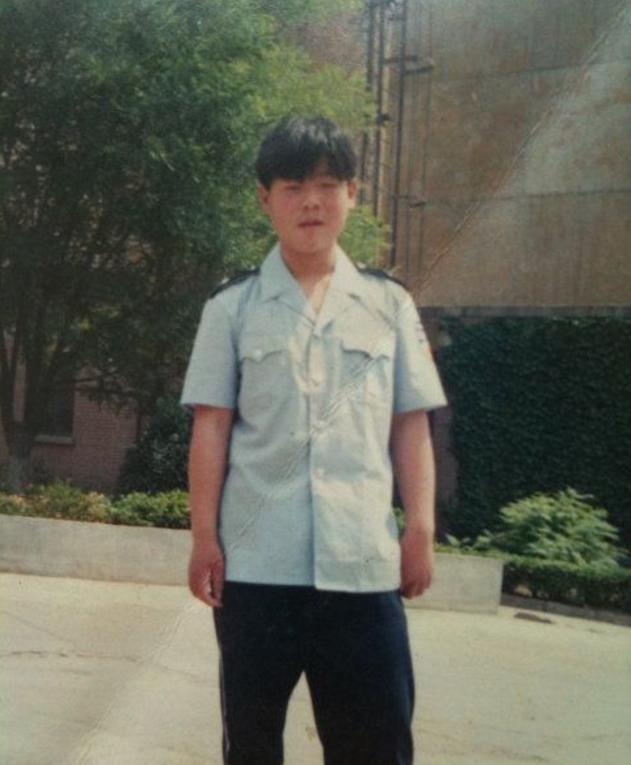  知名|知名导演质疑岳云鹏：没演技不幽默，又老又丑，他能走红纯属侥幸