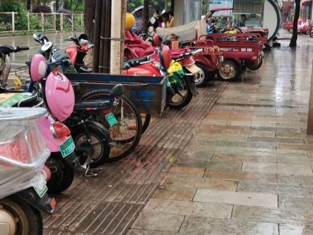 县城|【曝光台】“创建美丽县城”从你我做起，杜绝不文明行为?