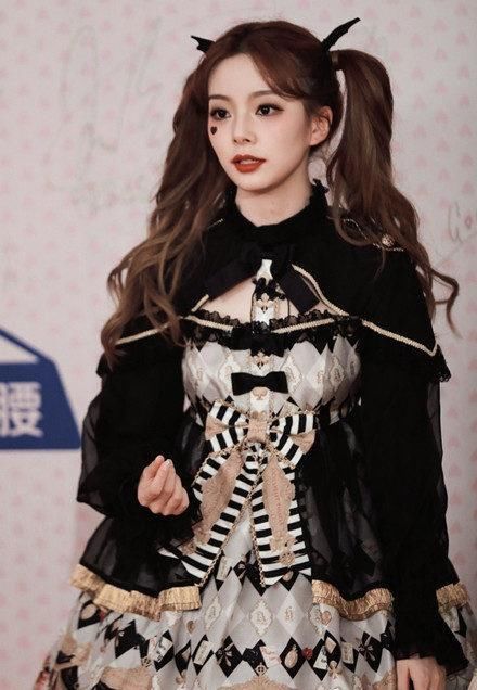  炙热|《炙热的我们》决赛名单出炉，火箭少女成功晋级，R1SE遗憾淘汰