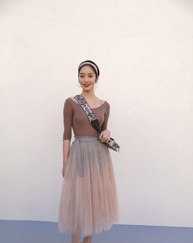  成功|今夏流行气球裙，遮肉减龄又时尚，成功穿出细腰和长腿！