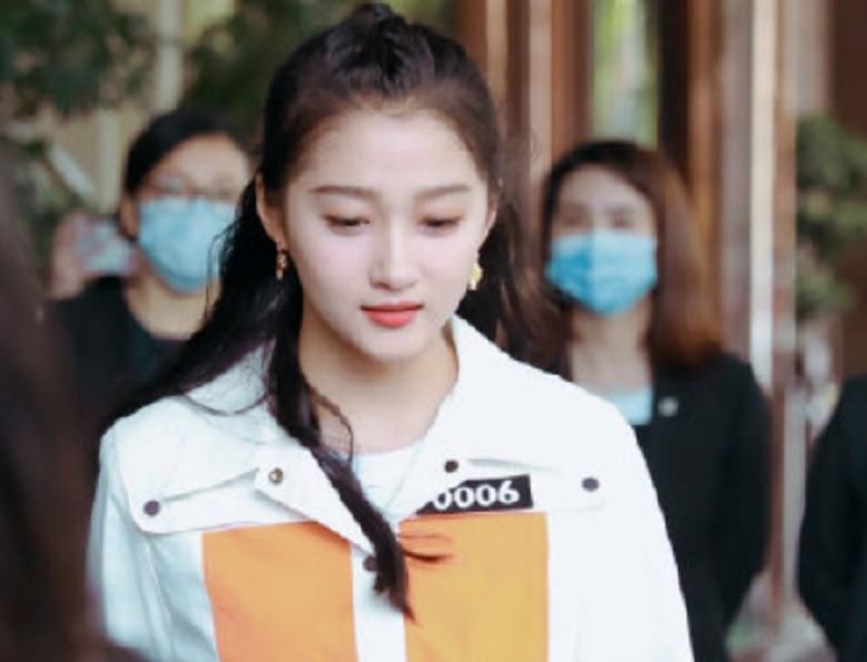 节目|《跑男8》关晓彤录制节目时,为啥会中途退出得知原因全网理解