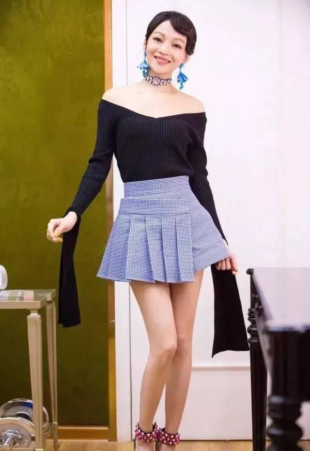  草帽|张韶涵穿“露脐装”美出新高，看到毛球草帽那刻：是小仙女转世吧