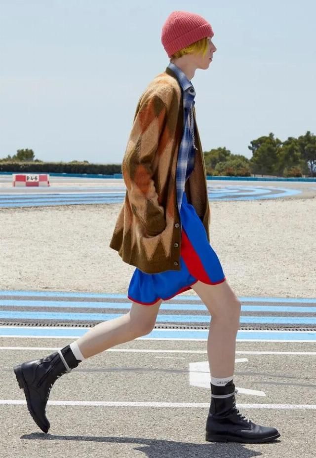 小哥|Lisa心头好牵手18岁男神小哥，人间芭比遗憾落选，粉丝哭了