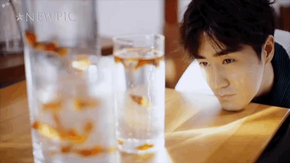 NewPic|NewPic | 杨玏“三十三而已” :让年龄成为我的朋友