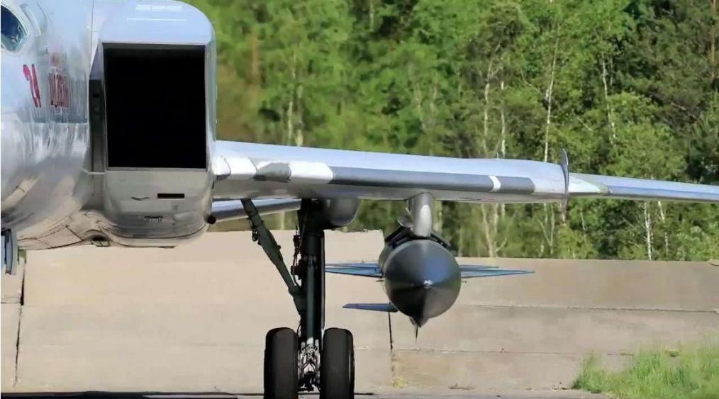  厨房|苏-30装备超级厨房导弹，射高4万米，速度5马赫，美军无力拦截