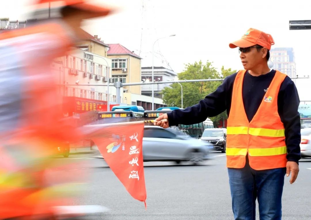 耐心|文明交通守护者 | 包焕芝:坚持用心耐心贴心 做文明交通的使者?