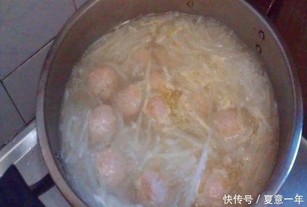 营养|白萝卜肉丸汤这样做真好吃,既简单又营养,每次做都不够全家人吃