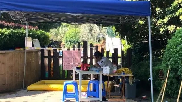 游泳池|突发!浙江5岁男孩在小区游泳池溺亡,妈妈哭到不会说话