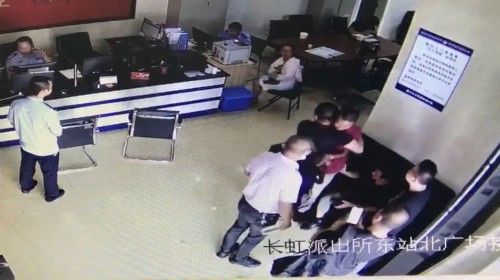 家人|51岁男子偷车被抓 南宁警方一查发现他已失联30年