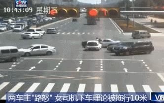  行驶|大货车多次故意“别车”，场面惊险！