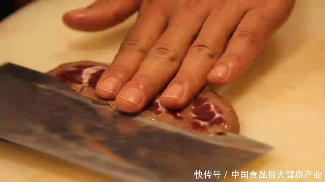 大厨|爆炒腰花全教程来了,大厨教你这几招,在家也能学着做!