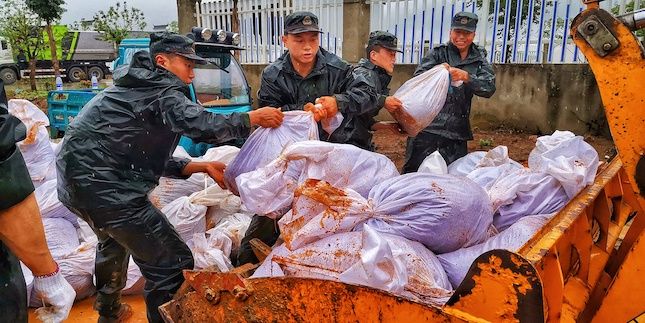 郎溪|多图直击：向险而行，武警上海总队执勤第六支队奋战郎溪抗洪一线，守护十万百姓