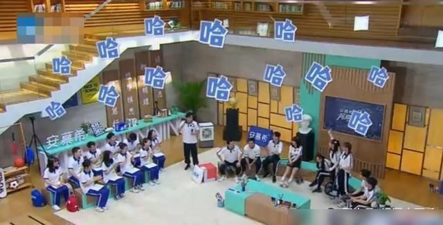  老人|两个《奔跑吧》年轻人“残忍欺负”一个老人