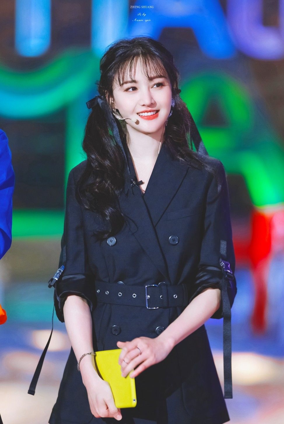 发型|辣妈变少女的发型，首选双马尾，杨幂郑爽都换上了，让你美过初恋