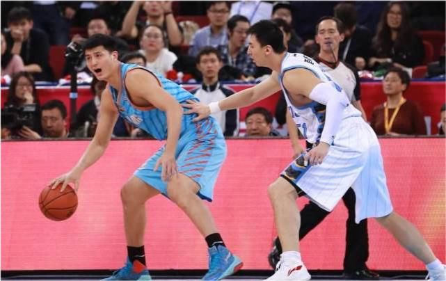 北控|三年2400万!北控续约场均7分4.8板前国字球员。值不值?