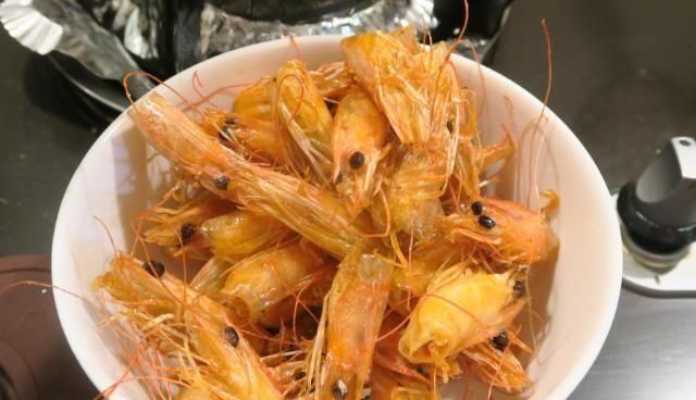  正确|虾头里面是虾黄还是排泄物？很多人不懂，结果不是吃掉就是直接扔