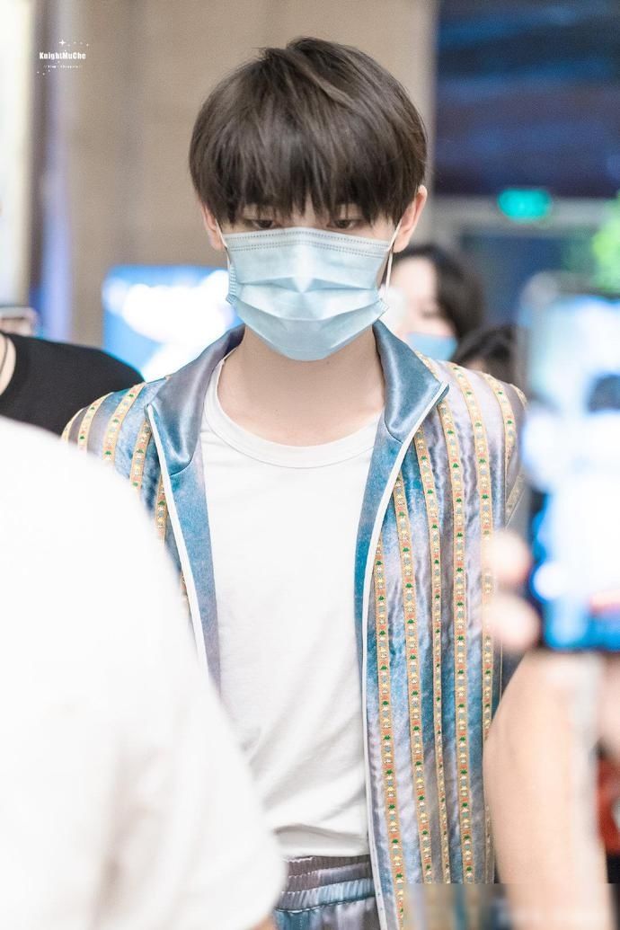  帮唱|《明日之子》官宣马嘉祺，他帮唱银河系乐团，但粉丝做法有失公平