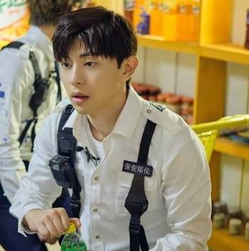  公主|她是邓伦主动“公主抱”, 愿意秀恩爱, 粉丝却不敢吃醋的女生