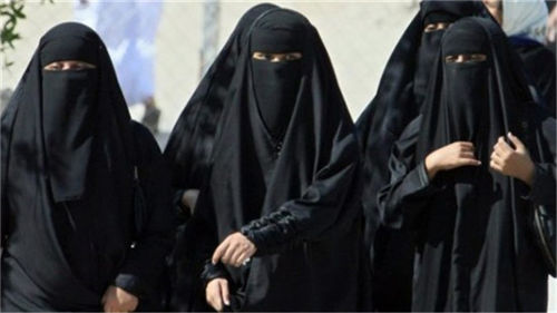 女性|大胆寻真爱!19岁沙特公主和男友私奔,王室发现后将两人当众斩首