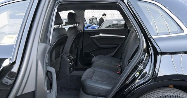  满意的地方|奥迪Q5L提车三个月，只有后排不满意？